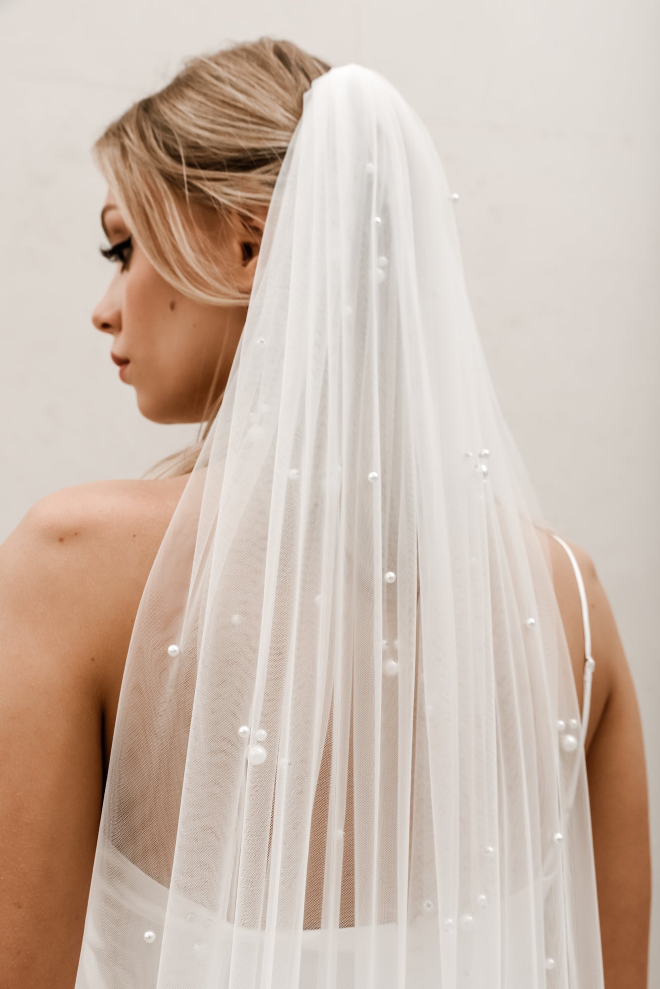 Scattered Pearl Veil V009 – heirloombridalcompany