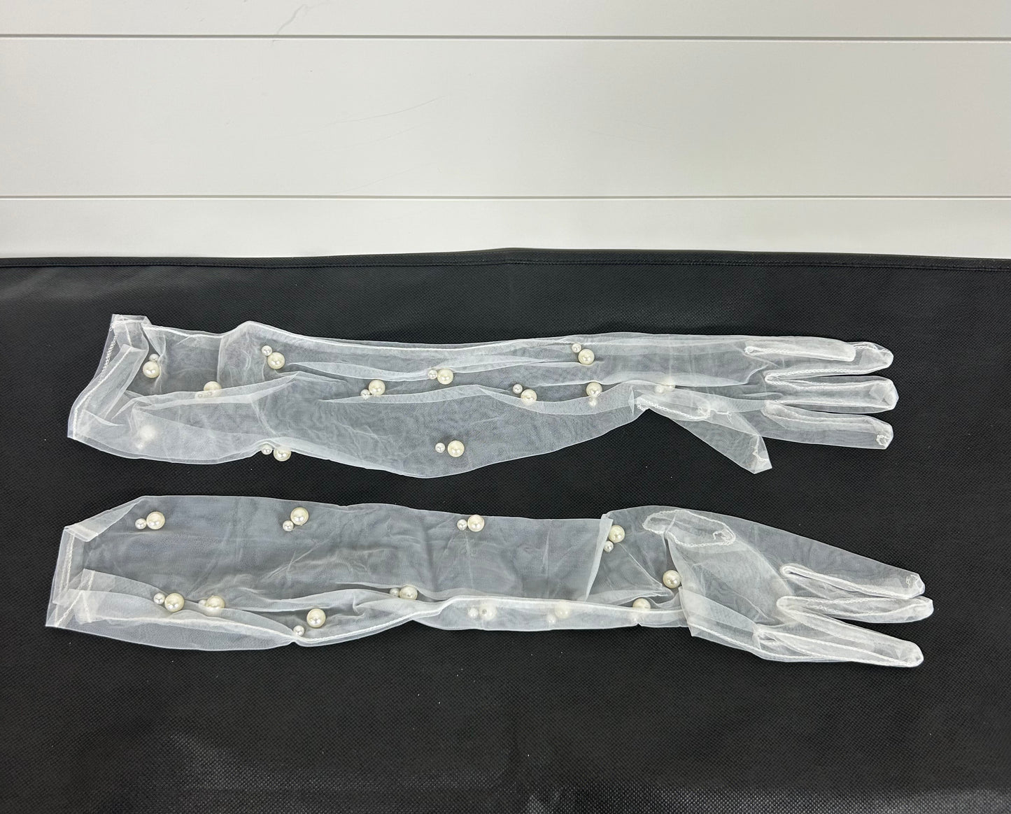 Pearl Gloves