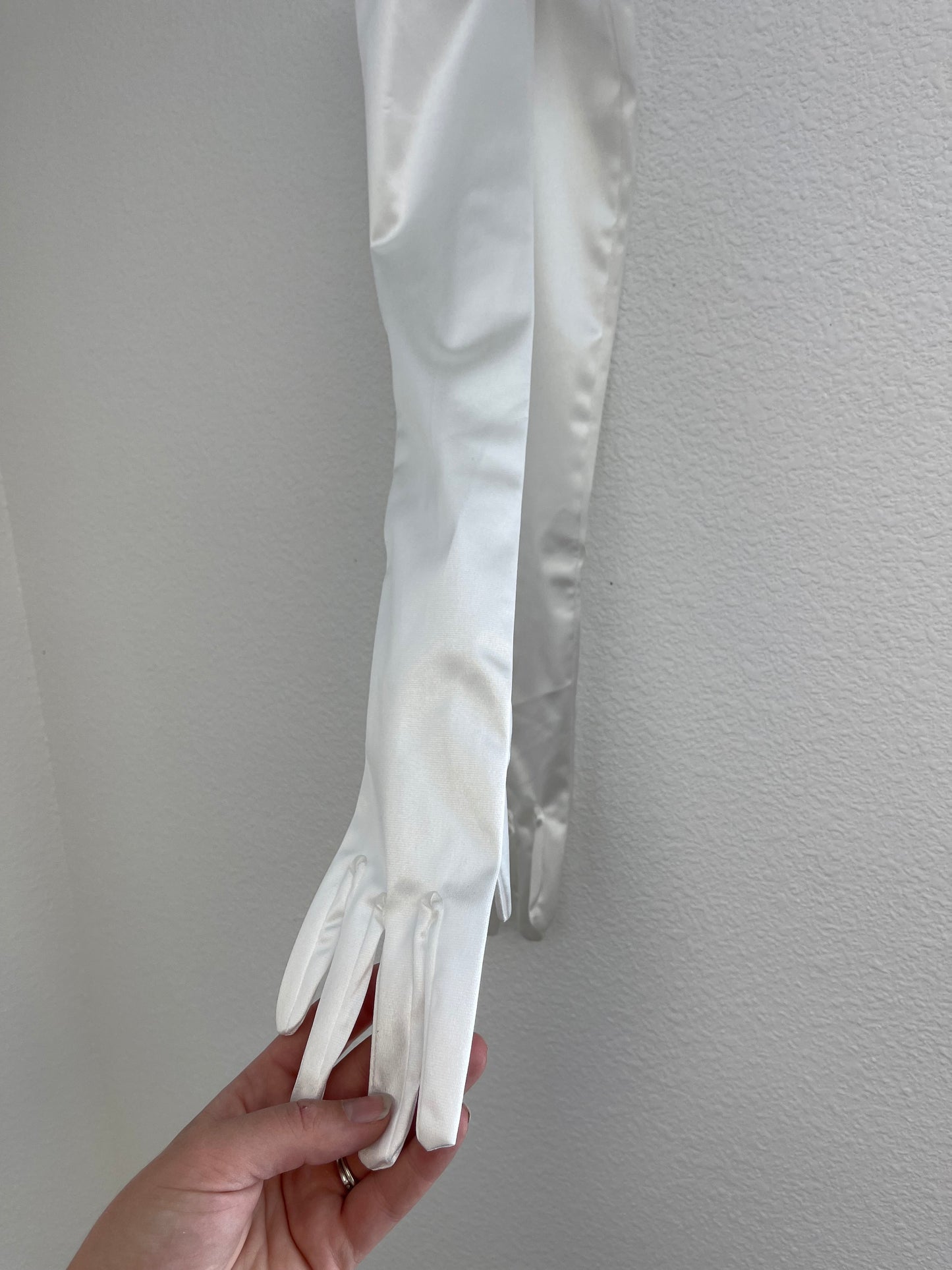 Satin Gloves W038